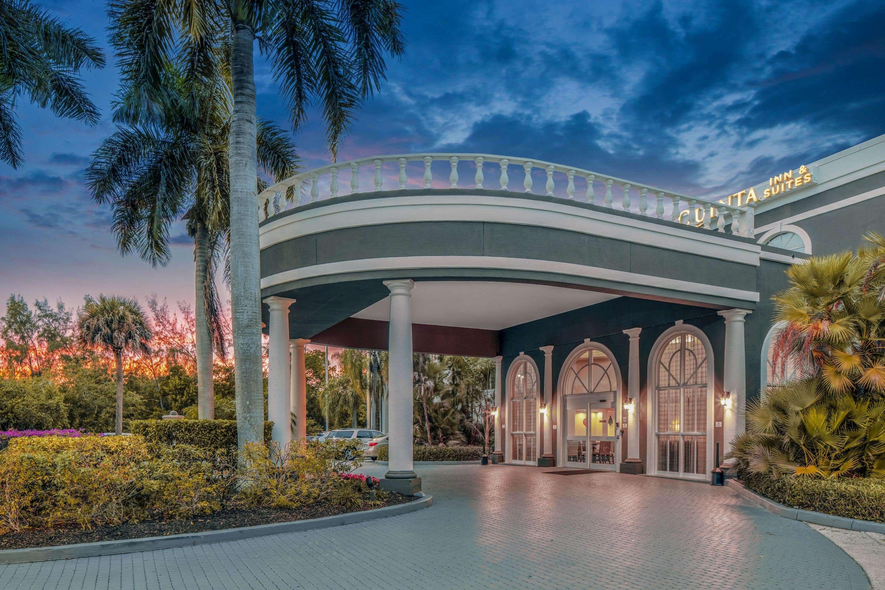 Hotel La Quinta By Wyndham Naples Downtown Extérieur photo