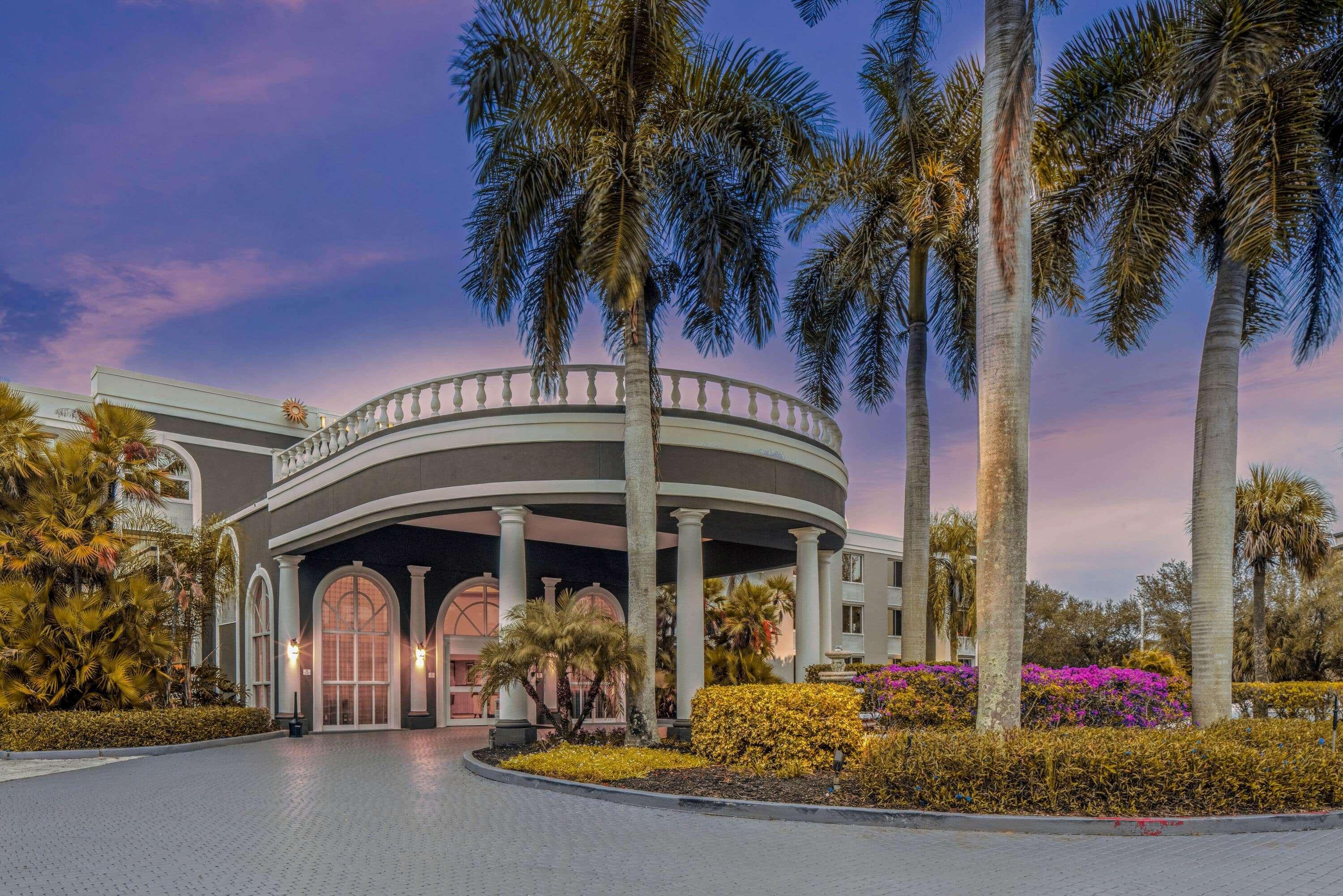 Hotel La Quinta By Wyndham Naples Downtown Extérieur photo